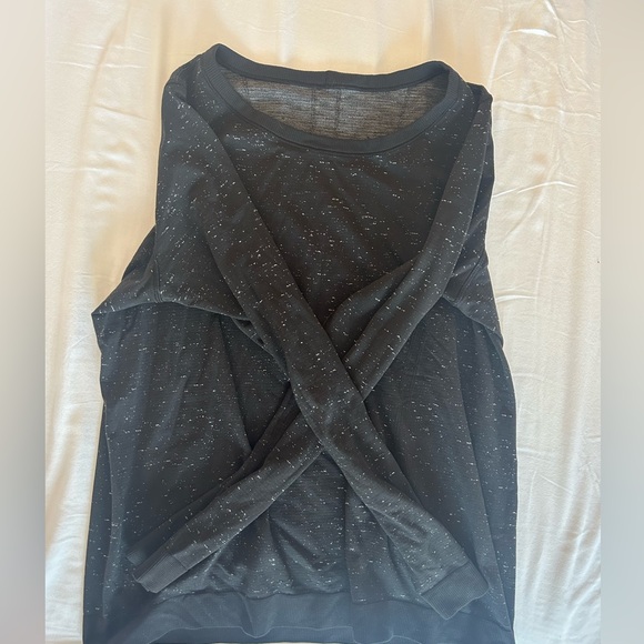 Lululemon Swiftly Tech Long Sleeve (Breeze) in
Black / White Size 8 - Picture 5 of 5